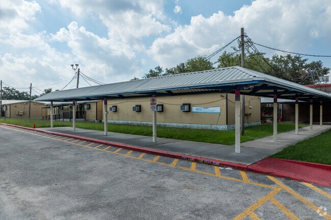 Kashmere Gardens Elementary serves grades K-5.
