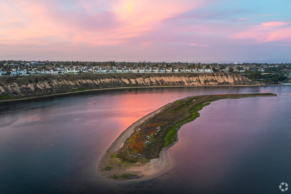 NH_NewportPeninsula_503191_P2_V2_TH_041624