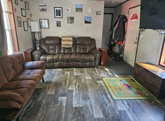 128 Nelson Rd, Pittston, ME 04345