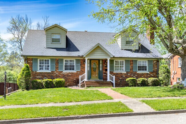 Many colonial homes can be found in Gainesway on the south side of Lexington.