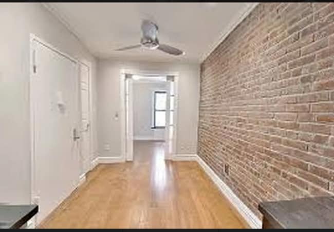 W 53rd St 9th Ave unit 3, New York, NY 10019 - photo 4