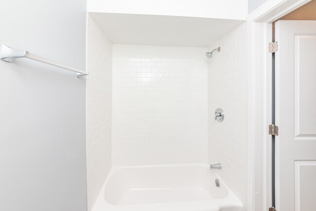 9450 Washington St unit 2B, Niles, IL 60714 - photo 4