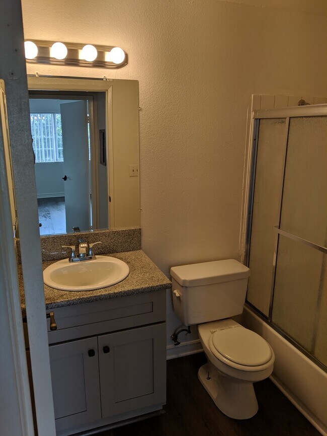 1809 Berendo N St unit 309, Los Angeles, CA 90027 - photo 6