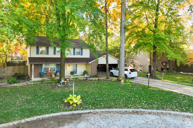 Locals can have a houses in the woods in Hillsboro.
