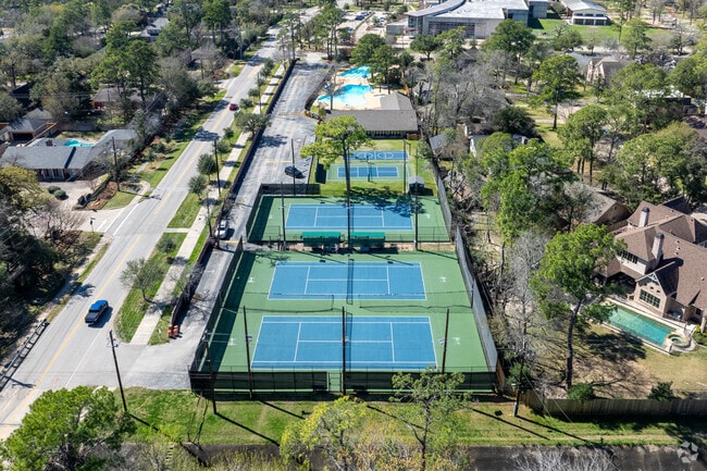 Memorial Forest Club offers amenities for Bunker Hill residents.
