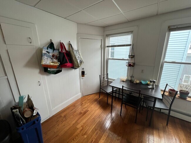 65 Cedar St unit 3R, Somerville, MA 02143 - photo 4