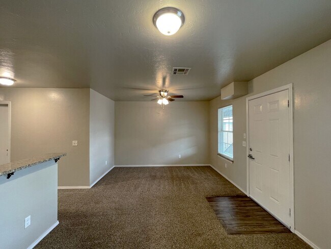2442 NW 39th St unit 204, Oklahoma City, OK 73112 - photo 5