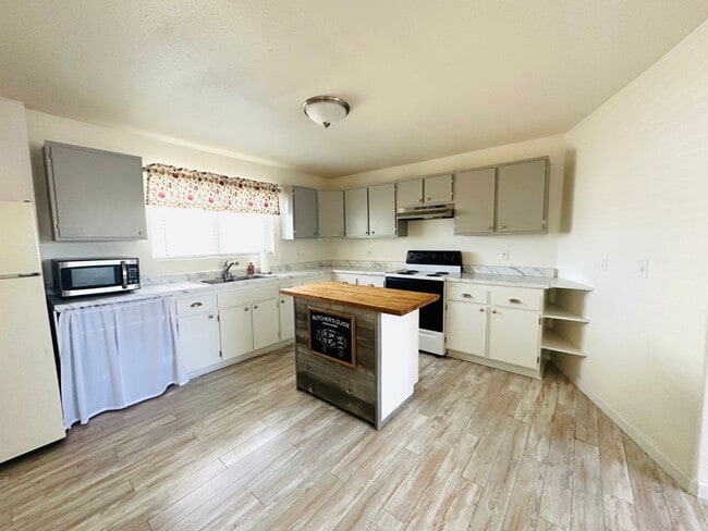 143 E Richards St, Fallon, NV 89406 - photo 4