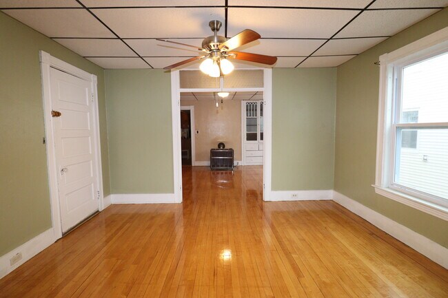 Living Rm Connect to Dining