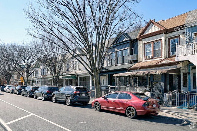The Belmont community has amazing rowhouses where neighbors feel like family.