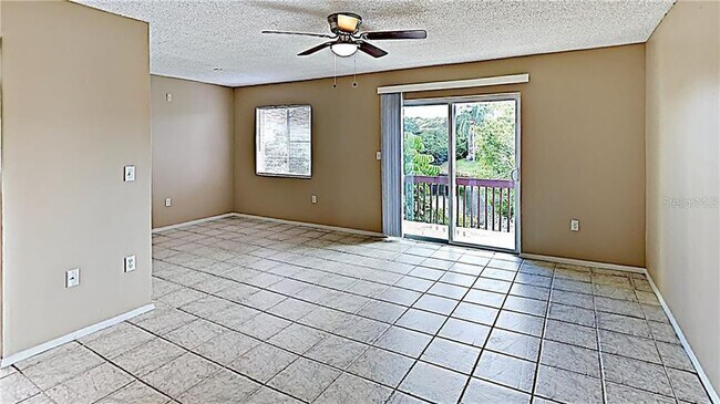 2628 Hidden Lake Dr N unit C, Sarasota, FL 34237 - photo 4