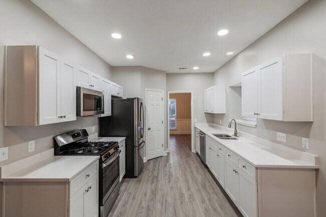 7036 Crestwood Place, Lithonia, GA 30058 - photo 6