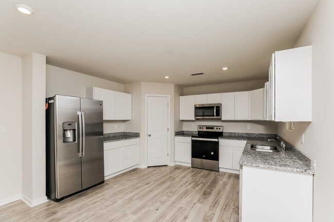 6220 Travelers Rest Ct, Crestview, FL 32539 - photo 6