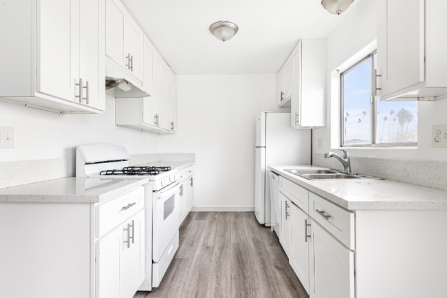 410 W Regent St unit 6, Inglewood, CA 90301 - photo 2