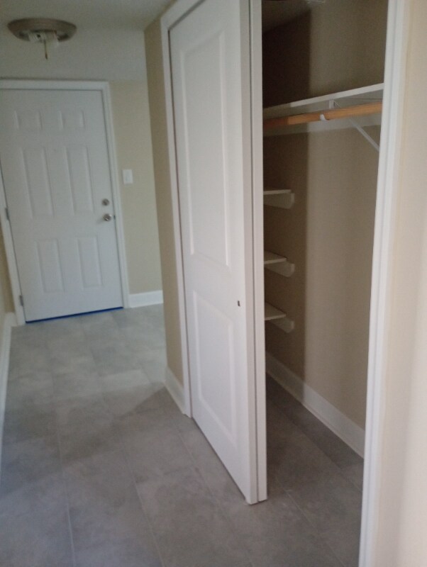 1245 84th Ave N unit B, Saint Petersburg, FL 33702 - photo 4