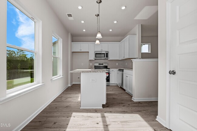 213 Courtside Dr, Dunn, NC 28334 - photo 7