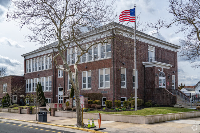 Avon Elementary School Receives an A from Niche.