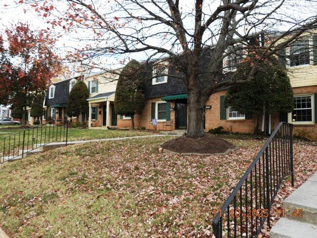 1813 Bluemont Ave SW unit Raleigh Place, Roanoke, VA 24015 - photo 3