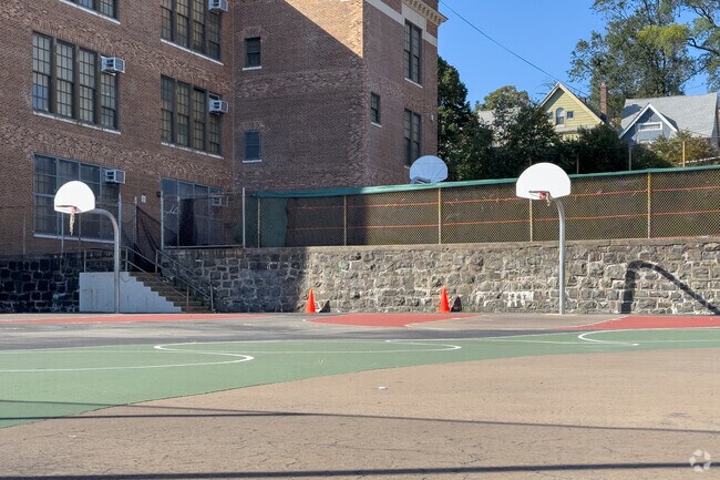 P.S. 10 Fort Hill playground: A vibrant space for student fun.