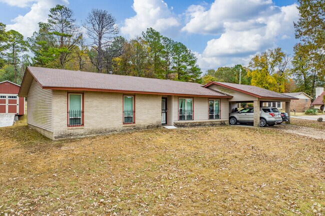 Wide, low ranch homes are popular in Landmark.