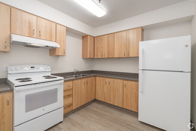 1BR, 1BA - 678SF - Kitchen