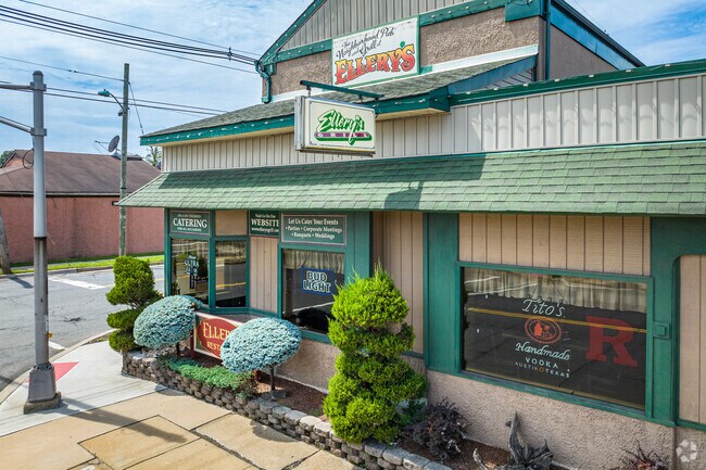 The Neighborhood Pub & Grill at Ellery’s is a Middlesex stalwart with great food and beverages.