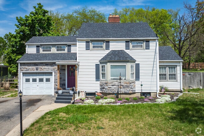 Barbara Park is home to many mid-century colonial homes that have modern renovations.