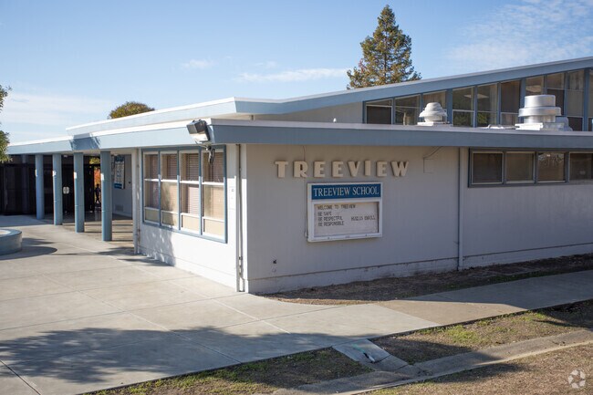 Treeview Elementary in Hayward gets a C on Niche.