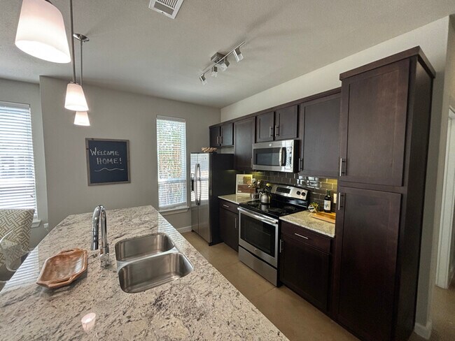 4300 Cromwell Dr unit b3, Kyle, TX 78640 - photo 5