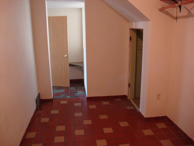 801 West Ave S unit Lower, La Crosse, WI 54601 - photo 4