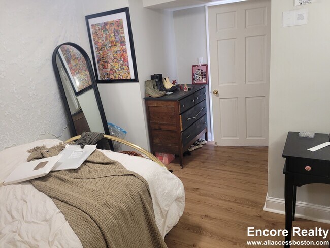 69 Chiswick Rd unit 8, Brighton, MA 02135 - photo 5