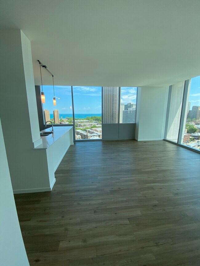 3760 N Halsted St unit 916, Chicago, IL 60613 - photo 5