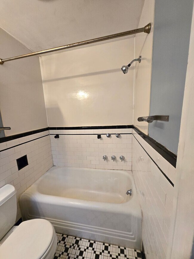 20 Hudson St unit 4, Providence, RI 02909 - photo 4