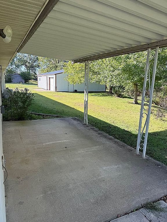 81 Cripple Creek Rd, Pinckneyville, IL 62274 - photo 1