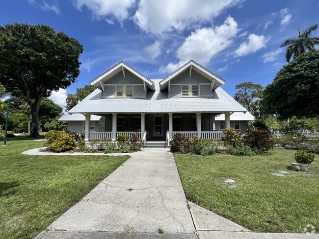 Edison & Ford Winter Estates houses a museum & research laboratory in Downtown Fort Myers.