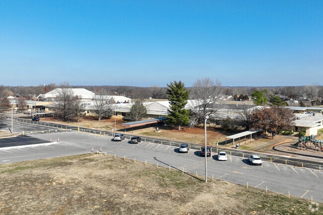 Lone Star Public School receives above average scores with a B+ on Niche.