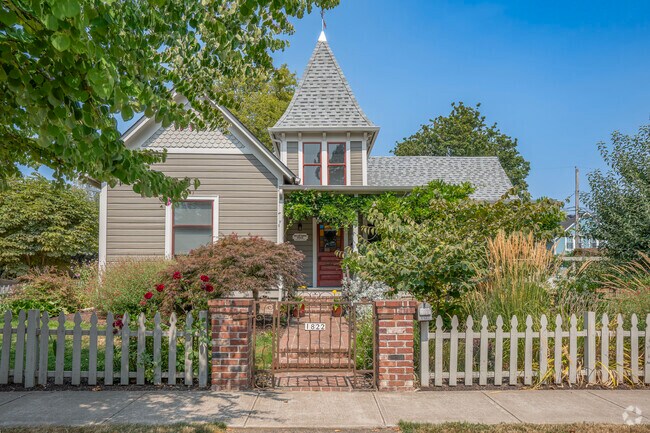 A Queen Anne home built in 1899 in the Willamette neighborhood.