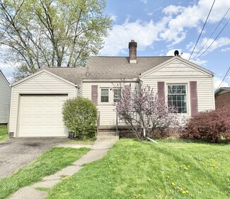824 Bellflower Ave NW, Canton, OH 44708