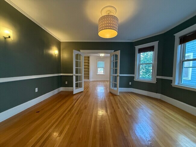 10 Grovenor Rd unit 2, Jamaica Plain, MA 02130 - photo 5