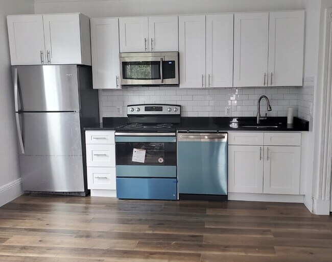 17 Higgins St unit 2, Boston, MA 02134 - photo 2