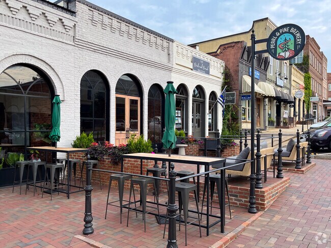 Hip local restaurants and shops are popular in Outlying Coweta County.