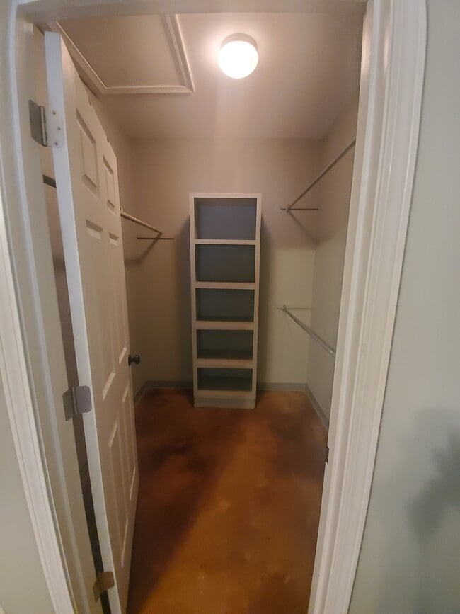 Walk in closet