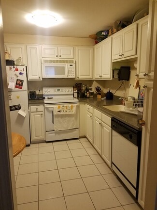 329 Harvard St Unit 10, Cambridge, MA 02139