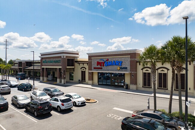 Residents of Oakland Park-Northgate-Eastgate can shop at the conveniently located Whole Foods.