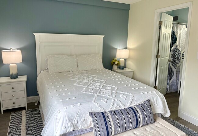 178 Treetop Cir unit 1024, Laconia, NH 03246 - photo 5