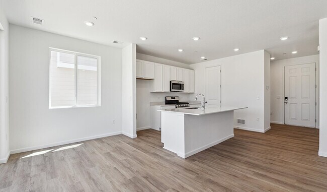 18961 E 96th Place, Commerce City, CO 80022 - photo 5