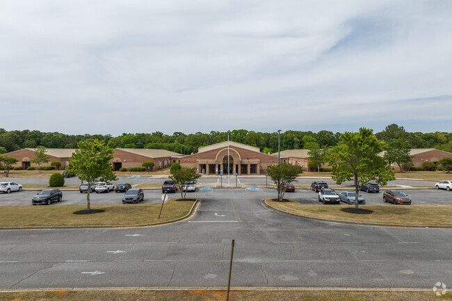 Euharlee Elementary School has over 490 students.
