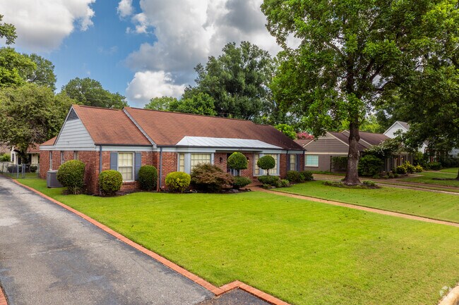 Classic single-story brick ranch homes are the norm in the Keswick Sulgrave neighborhood.