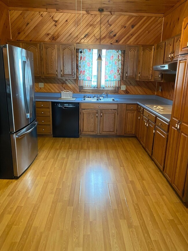 28 North St Unit 1, Waterville, ME 04901