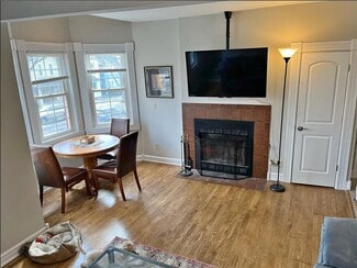 2225 S Woodward St Unit 1, Milwaukee, WI 53207